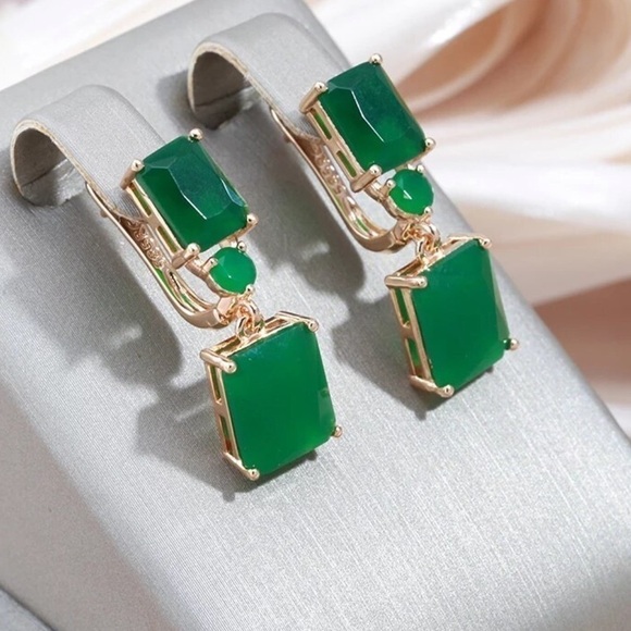 Re-Stocked❗️New Large Square Emerald Green Dangle Drop Earrings - Picture 1 of 10